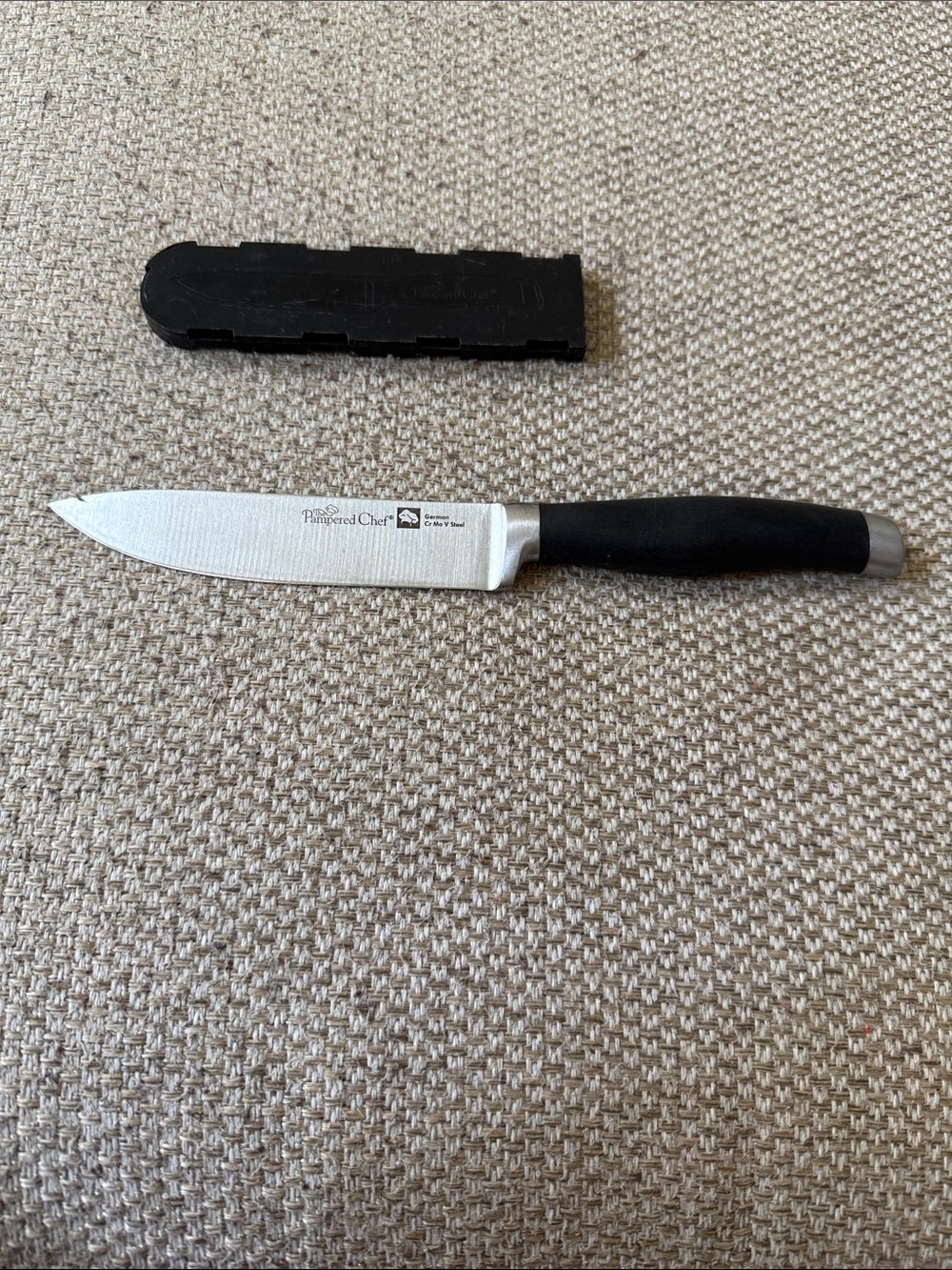 The Pampered Chef 5” Utility Knife with Blade Cover